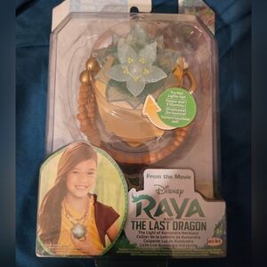 Disney RAYA & The Last Dragon The Light of Kumandra Necklace Light Up Flower New
